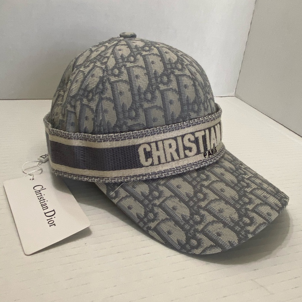 Absolutely gorgeous Baseball Cap 🧢✨